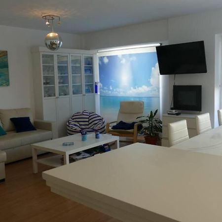 Piso En Santa Cristina, A 150 M De La Playa Apartment Oleiros Exterior photo